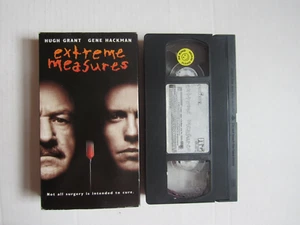 Extreme Measures (VHS, 1997) - 1996 ‧ Thriller/Crime ‧ 1h 58m - Imagen 1 de 2
