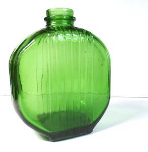 Vintage Quart Size Emerald Green Ribbed Glass Refrigerator Jar - Picture 1 of 9