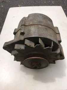 Alternador De colección 1965 Buick Riviera Delcotron modelo 1100708 código de fecha: 4J14 - Imagen 1 de 2