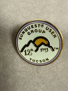 Sunquest User Group 12. 1993 Tucson goldfarbene Jahrestagung Anstecknadel 7130 - Bild 1 von 3