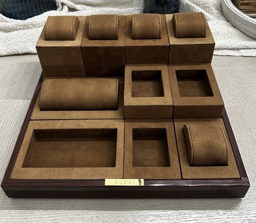 Autentico vassoio in legno Gucci per esposizione gioielli e orologi