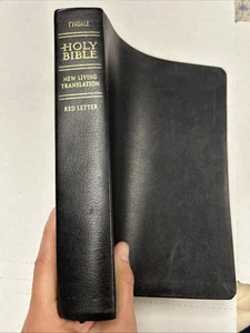 Tyndale Holy Bible Giant Print NLT Red Letter Full Color Maps - Picture 1 of 24