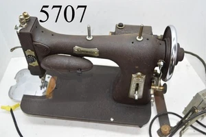 Antigua máquina de coser giratoria eléctrica doméstica modelo 151 de los años 30 vintage - Imagen 1 de 7