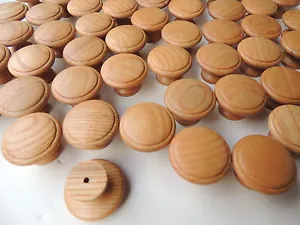25 neue Schubladenknöpfe aus hellem Eschenholz mit natürlicher Oberfläche Schrank/Möbel. Hardware - Bild 1 von 6