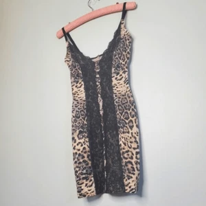 Victoria's Secret NWOT S So Curvaceous Shaping Slip Snow Leopard Shapewear - Picture 1 of 9