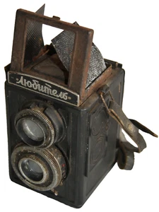 Vintage LUBITEL Box 120 mm Camera - Picture 1 of 11