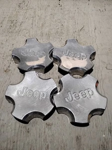 2002 2003 2004 Jeep Grand Cherokee Chrome Wheel OEM Center Cap 52080334AA - Picture 1 of 3