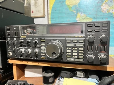 Icom HF TRANSCEIVER IC-761 - Immagine 1 di 4