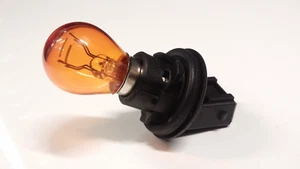 Genuine Volvo Signal Lamp Bulb w/ Socket - 8662985 - Picture 1 of 1