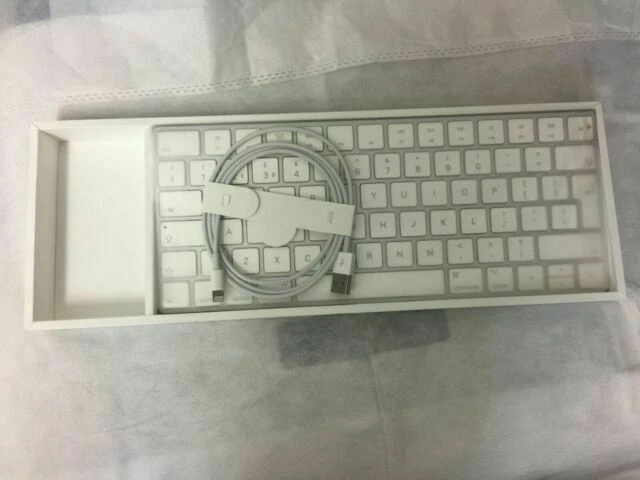 Apple MLA22B/A Wireless Magic Keyboard (A1644)