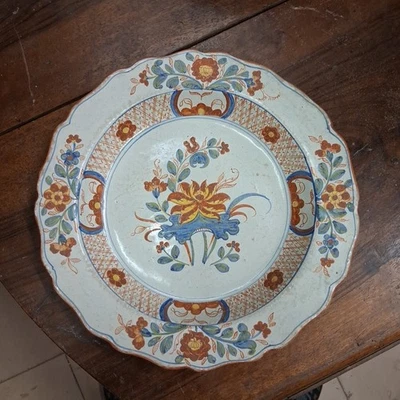 Antico Piatto Del Settecento Dipinto A Mano - Immagine 1 di 4