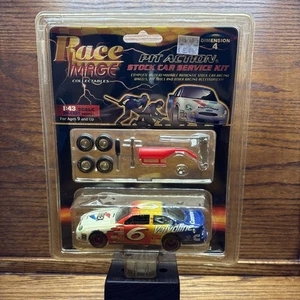 Race Image 1:43 Pit Action Stock Car #6 Mark Martin Zerex/Valvoline Ford Nascar - Picture 1 of 4