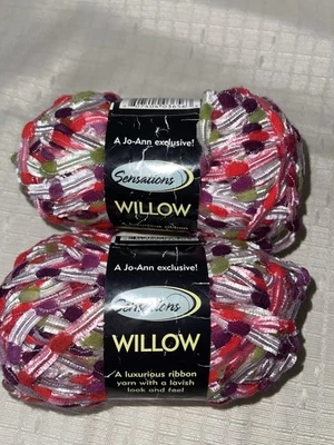 2 novelos sensações descontinuadas salgueiro volumoso com fio cor salgueiro baga  - Imagem 1 de 4