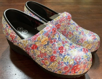 Skechers Floral Multicolor Slip Resistant Work Clogs Comfort Shoes Women's SZ 11 - Image 1 of 4