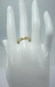 STUNNING 18K YELLOW GOLD WEDDING BAND/RING (SIZE 6.75) 4.0G - Picture 1 of 8