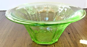 Ciotola vintage vetro inciso verde depressione diametro 9,25" x 4" si illumina di luce - Foto 1 di 24