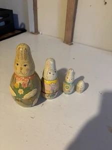 Juego de 4 muñecas anidadoras conejito importadores del medio oeste vintage de los 90 pintadas a mano - Imagen 1 de 7