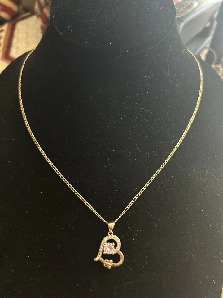 Yellow Heart Pendant An Chain - Изображение 1 из 1