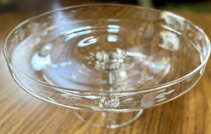 Princess House Exclusive Etched Heritage Crystal Cake Platter Stand - Picture 1 of 2