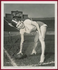 Foto firmata Mamie Van Doren 8x10 pollici in bianco e nero - tutta americana - con Beckett BAS COA - Foto 1 di 3
