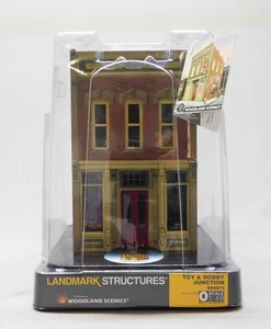 WOODLAND SCENICS O Gauge Toy & Hobby Junction Building WDS5874 - Picture 1 of 8