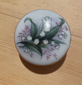 LIMOGES-EXKLUSIVES "CHAMART" LIMOGES•FRANKREICH LILIEN SCHMUCKSTÜCK/PILLE RUND MINIATUR - Bild 1 von 6