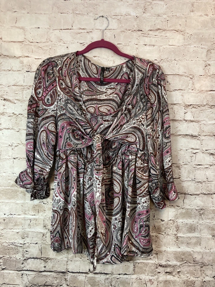 Top Essentials Milano para mujer XL rosa y negro cachemir satinado corbata frontal en capas Foto 1 de 4