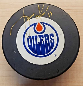 JARI KURRI SIGNED EDMONTON OILERS Hockey Puck - Picture 1 of 2