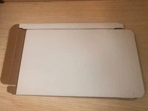 50 WEISSE DVD-HÜLLE AUS WELLPAPPE VERSANDKARTON, SCHIFF BASTELN SCHMUCK, JS86NEU - Bild 1 von 2