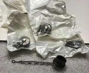 Lot Of 4 New GLENAIR MS3180-14C / MS318014C Protective cover with chain - Picture 1 of 3
