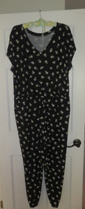 NUEVO Mono para mujer 1X 16W Comfort Code JOGGER negro estampado de flores de margarita cuello en V - Imagen 1 de 3
