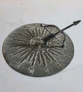 Orologio Vintage 9,5" BRASSBELL CO 1995 Decorativo Ottone Arco Freccia QUADRANTE SOLE Decorazione - Foto 1 di 5