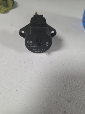 Actuador Faro Audi A3 S3 8L A6 4B 73485703 734 857-03 HELLA Foto 1 de 4