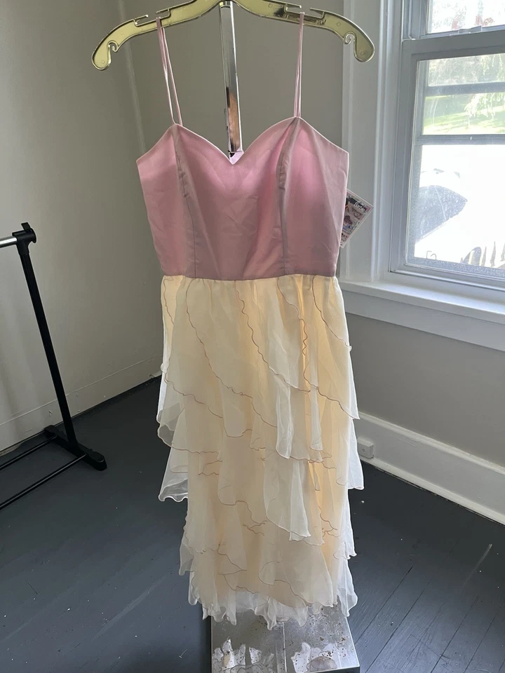 Vestido de coquetel vintage verdadeiro dos anos 50 Flutter  - Imagem 1 de 4