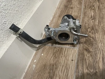 Conjunto de válvula EGR 25620-25050 para Toyota Camry, RAV4, Avalon OEM Foto 1 de 4