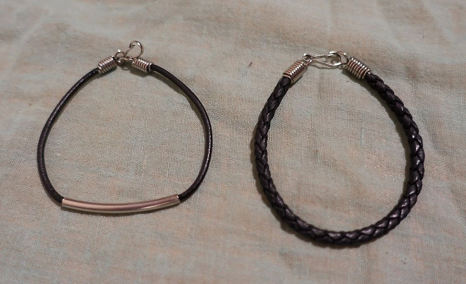 Lederarmbänder,  2 Stck., Handarbeit, schwarz - Bild 1 von 1