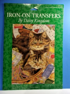 Daisy Kingdom Transferencia Planchada COSER LINDA/COUTURE COQUETA #39351 Cats Notions Nuevo de Lote Antiguo Foto 1 de 3
