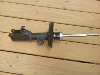 Suspension Strut Front Left KYB 339417 fits 2013 Chevrolet Malibu Foto 1 de 2