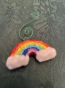 RAINBOW MAGICAL LOVE IS LOVE Arco Iris LGBT Orgullo Adorno COLGADOR ESPIRAL DE LUJO - Imagen 1 de 6
