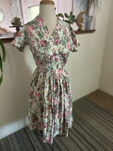 Vtg 1950s Green/Pink Floral Dress Cap Sleeve Pleated Full Skirt Dress