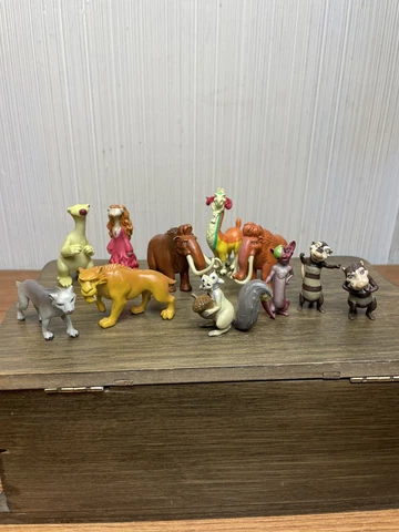 RARE 2016 FOX Ice Age 5: Collision Course Dinosaur Mini Figures Toys 11 Pieces Cover