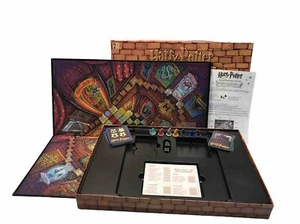 HARRY POTTER AND THE PHILOSOPHERS STONE - MYSTERY AT HOGWARTS BOARD GAME MATTEL - Picture 1 of 5