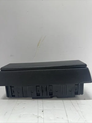 Soporte de cinta de casete para consola central BMW Z3 E36 OEM 51161387031 Foto 1 de 4