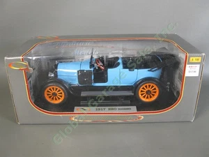 NEW Signature Models 1917 Reo Touring Sedan 1/18th Scale Diecast Model Car NR - Picture 1 of 5