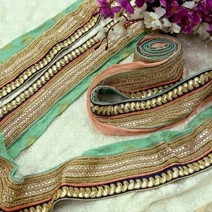 Indian Vintage Sari Border Hand Embroidered Craft Trim 1Yd Lace Sewing Ribbon - Picture 1 of 13