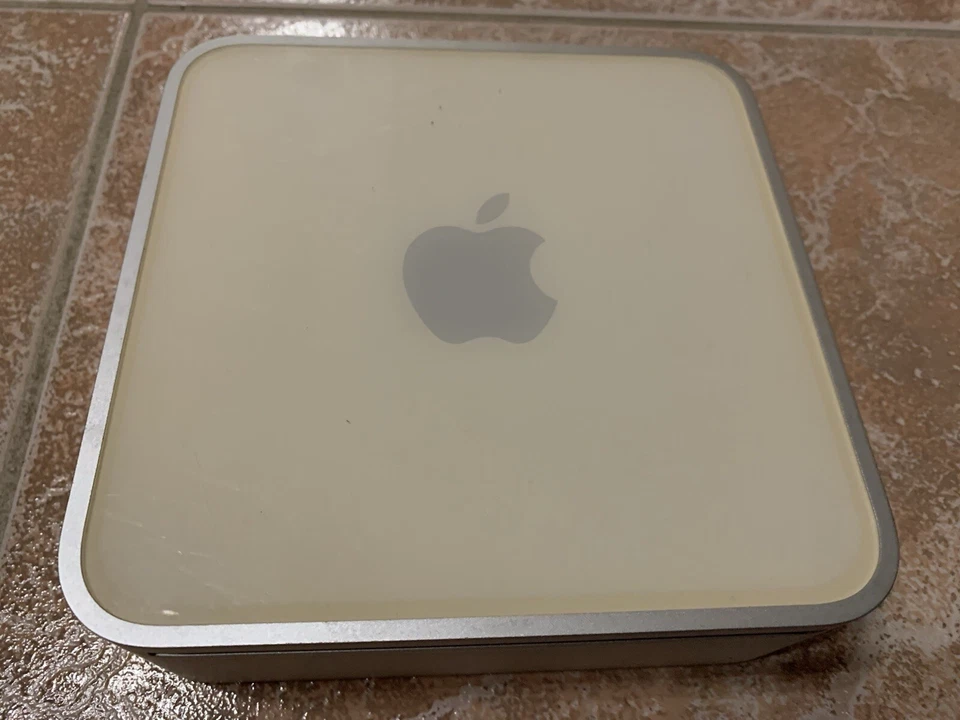 Mac Mini 2007 2 Ghz Intel core 2 Memoria 2 GB. Senza sistema operativo. Leggi  - Immagine 1 di 4