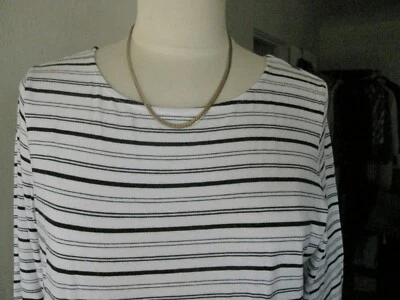 CHICO'S TOP Sz 2 STRIPED  BLACK & WHITE  3/4 SLEEVES  MINT CONDITION - Изображение 1 из 3