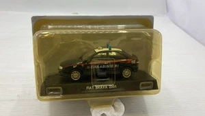DEAA983 Fiat Brava Carabinieri 2001 1/43 scatola ingiallita - Imagen 1 de 2
