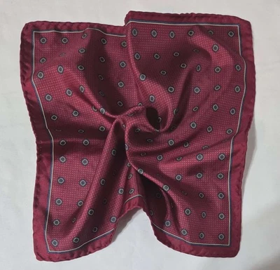 Cuadrado de bolsillo vintage de seda borgoña bordes enrollados a mano patrón de puntos geométricos 12,5 Foto 1 de 4