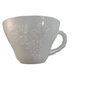 Anchor Hocking Harvest Grape Cups Milk Glass 10 Punch Cups 8 Hooks - Picture 1 of 14